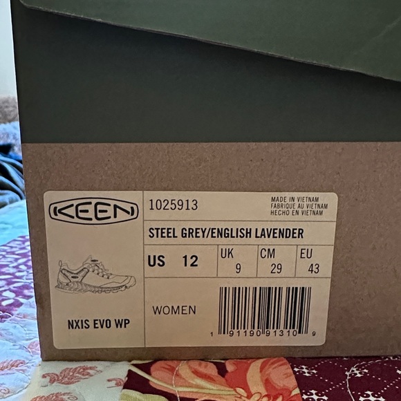 KEEN White, Gray, Lavender Hiking Shoe - Picture 2 of 5